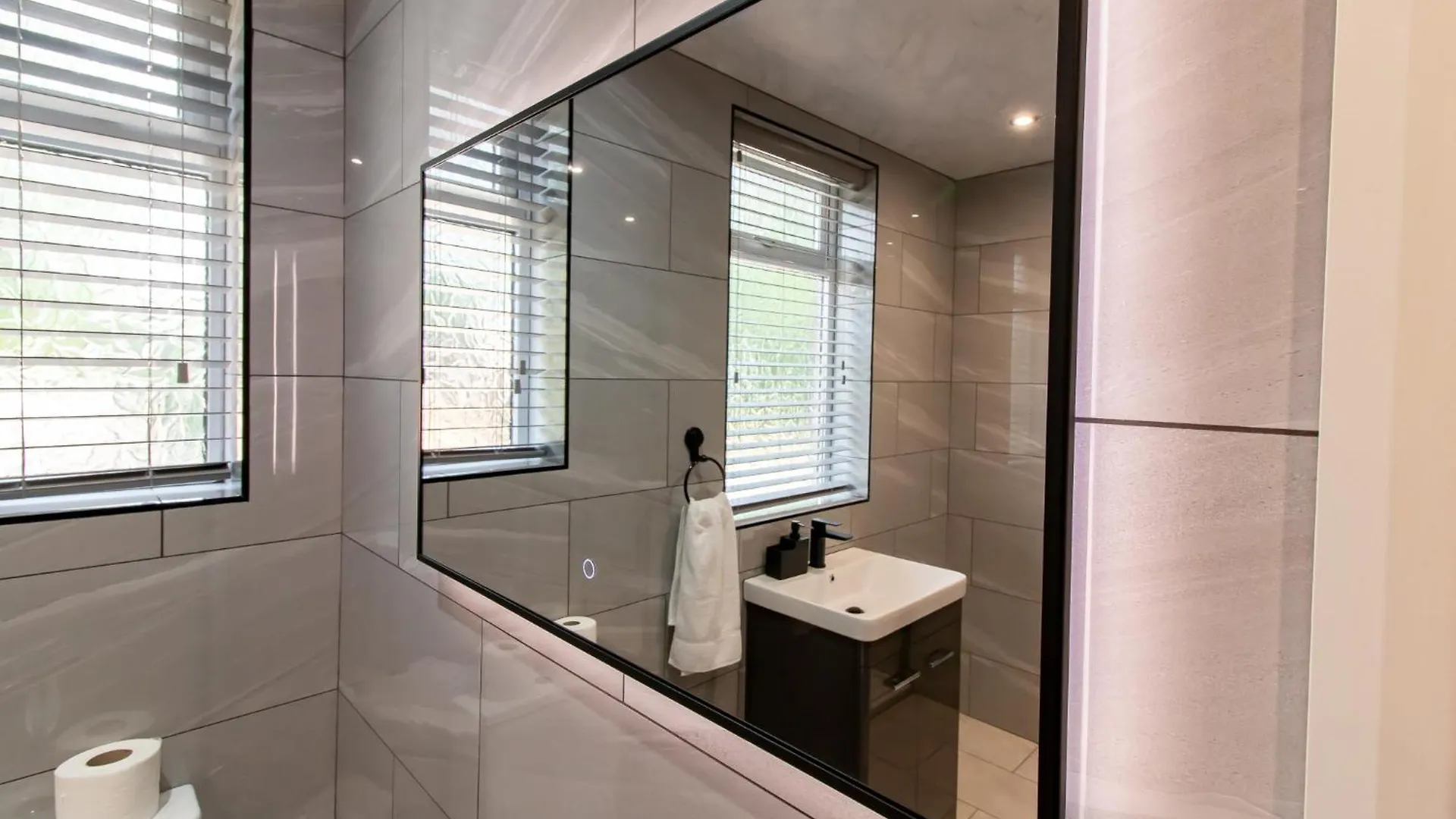 Luna Apartment-3Bed Sleeps 6 - Familycontractors Νιούκασλ 0*,  Ηνωμένο Βασίλειο